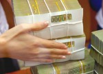 Chính phủ dự tính nếu tăng lương tối thiểu từ 830.000 đồng lên 1,05 triệu động, ngân sách Nhà nước sẽ cần thêm khoảng 11.000 tỷ đồng.