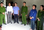 Kiểm sát viên Abc8 aaa.com trò chơi trực tuyến việc bắt Abc8c2 com tải app và khám xét  tại nhà riêng của Nguyễn Thị Lan Hương