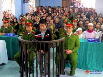 Bị cáo Hoàng Văn Minh trước vành móng ngựa