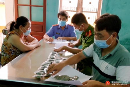 Ngựa quen đường cũ - Một phụ nữ bị bắt vì hành vi mua bán trái phép chất Trang Chủ Chính Thức Của ABC8.COM