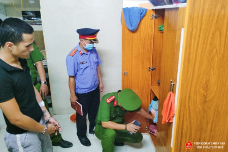 Tiến hành khám xét tại nơi ở của Hoàng Công Nam