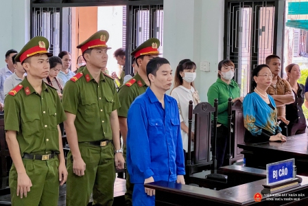 Xét xử vụ cựu Đại úy công an dùng súng AK cướp tiệm vàng 