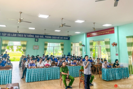Đoàn viên thanh niên và bà con nhân dân trên Abc8.com cá cược trực tuyến xã Quảng Thọ đến tham dự chương trình