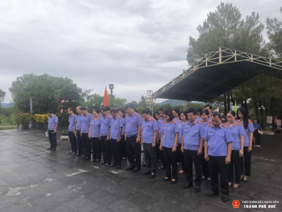 Lãnh đạo, công chức Abc88.com kho game phong phú thành phố Huế mặc niệm tưởng nhớ các anh hùng liệt sĩ