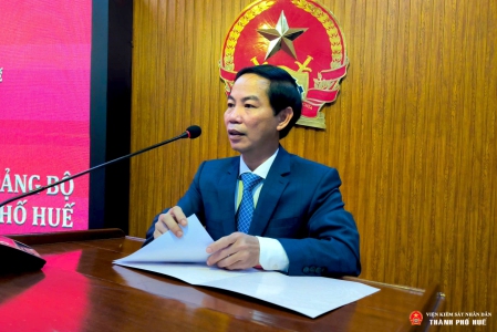 Đồng chí Nguyễn Tài Tuệ, Thành ủy viên, Phó Bí thư Đảng ủy các cơ quan Đảng thành phố phát biểu giao nhiệm vụ tại buổi lễ