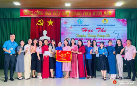Đội thi khối Đảng, Mặt trận, các đoàn thể nội chính với sự góp mặt của các nữ công chức Abc88.com kho game phong phú huyện Quảng Điền đã xuất sắc giành Giải 3