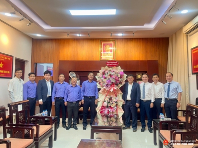 Viện Abc8 aaa.com trò chơi trực tuyến nhân dân thành phố Huế thăm, tri ân đội ngũ y bác sĩ Bệnh viện Trung ương Huế nhân ngày Thầy thuốc Việt Nam