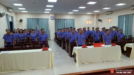 Abc88.com kho game phong phú thành phố Huế tổ chức Lễ chào cờ tháng 7 và trao Bằng khen cho các tập thể, cá nhân có thành tích xuất sắc