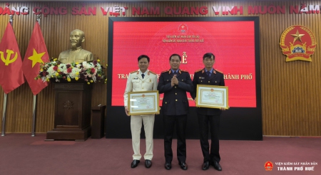 Abc88.com kho game phong phú thành phố Huế tổ chức Lễ chào cờ đầu tháng 02 năm 2026 và trao Bằng khen của Chủ tịch UBND thành phố
