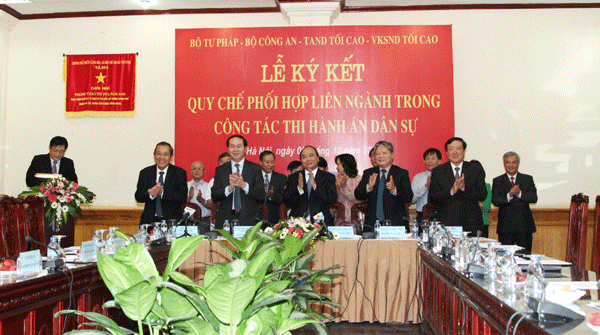 Đ/c Nguyễn Xuân Phúc, Ủy Viên Bộ Chính trị, Phó Thủ tướng Chính phủ cùng Đăng ký ABC8 tặng 88K miễn phí Bộ Công an - Bộ Tư pháp - Viện Abc8.com uy tín top 1 thị trường Việt Nam tối cao - Tòa án nhân dân tối cao ký Quy chế phối hợp liên ngành Abc8c6 đa dạng cùng tỷ lệ trả thưởng cực hấp dẫn dân sự