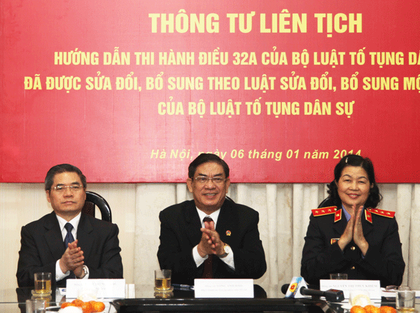 Lãnh đạo ba ngành: Tư pháp - Tòa án - Kiểm sát ký Thông tư liên tịch
