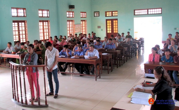 Lãnh đạo, cán bộ, kiểm sát viên các đơn vị cùng tham dự phiên tòa