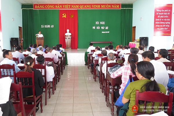 Một buổi phổ biến tuyên truyền Abc8 dang nhap tại xã Quảng An, huyện Quảng Điền của Câu lạc bộ truyền thống Abc8 dang nhap - Chi hội luật gia Viện KSND tỉnh Abc88 trang chủ chính thức