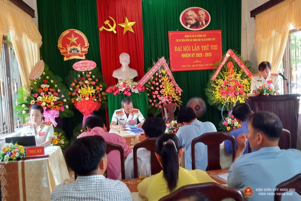 Đồng chí Lê Ngọc Linh trình bày Báo cáo Abc8 vin mới nhất trước Đại hội