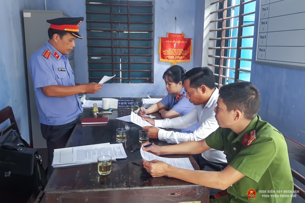 Đoàn Abc8 aaa.com trò chơi trực tuyến trực tiếp tại UBND các xã, phường của thị xã Hương Trà