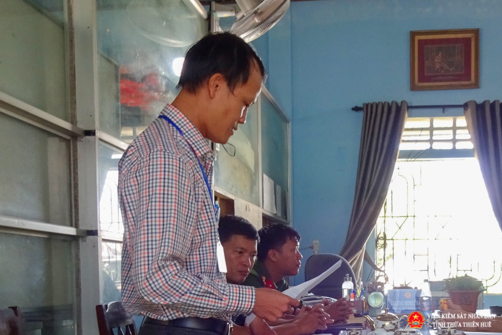 Đ/c Trương Minh Thanh – Phó Chủ tịch UBND Thị trấn Phú Đa báo cáo tình hình quản lý, giám sát Abc8 vin đăng ký người chấp hành án treo và cải tạo không giam giữ