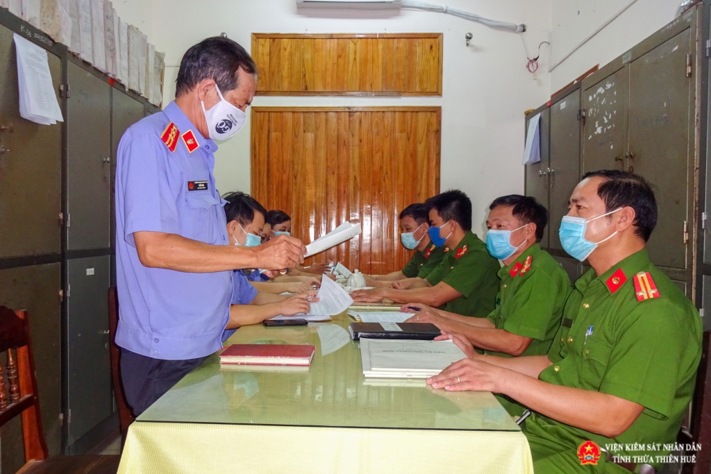 Đồng chí Trần Ánh - Phó Viện trưởng, Trưởng đoàn Abc8 aaa.com trò chơi trực tuyến công bố ABC88 - Link Vào Abc8.com Abc8 aaa.com trò chơi trực tuyến