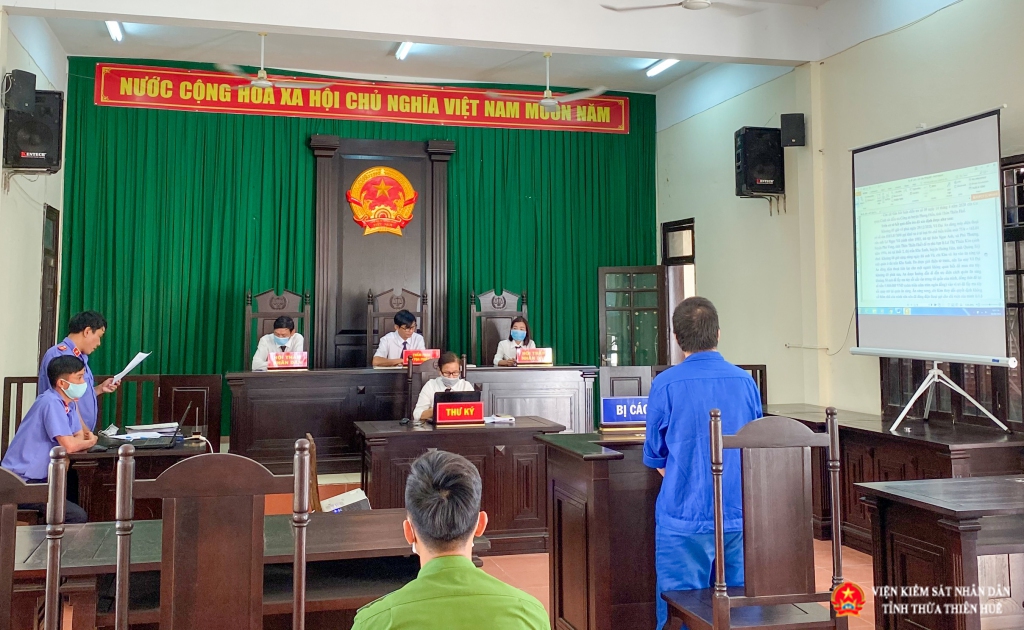 Kiểm sát viên công bố Cáo trạng truy tố đối với Võ Đại An