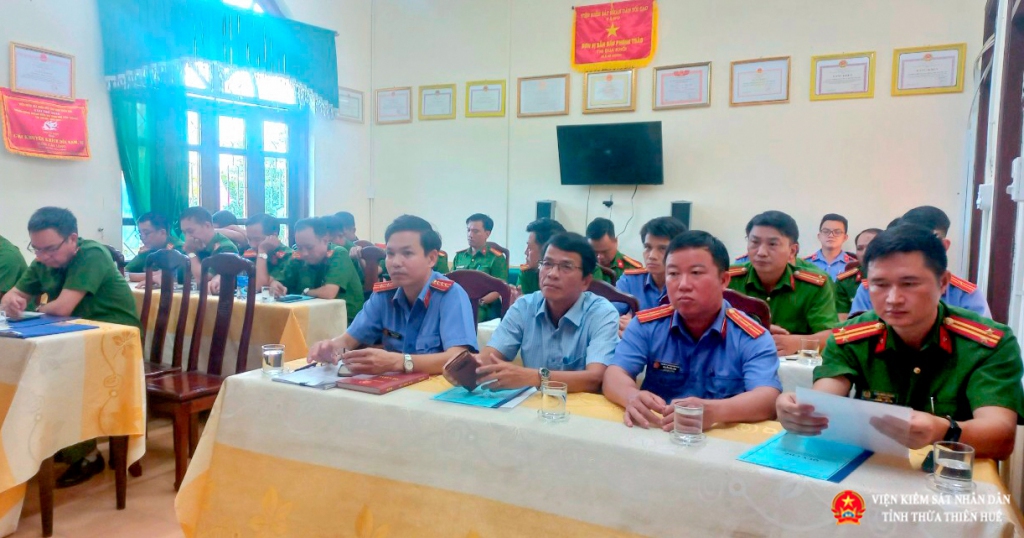 toan canh hoi truong
