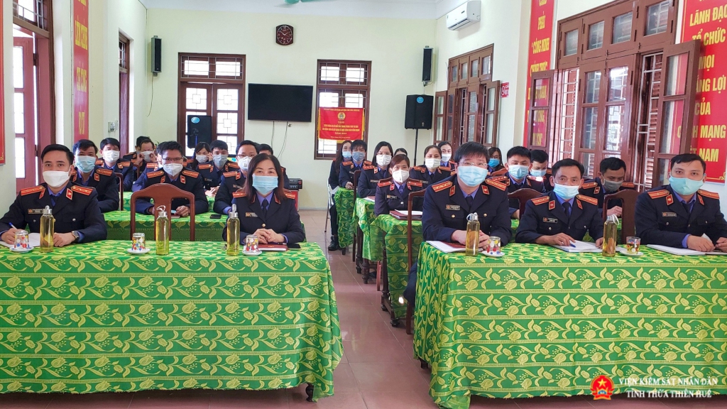 toan canh tren xuong