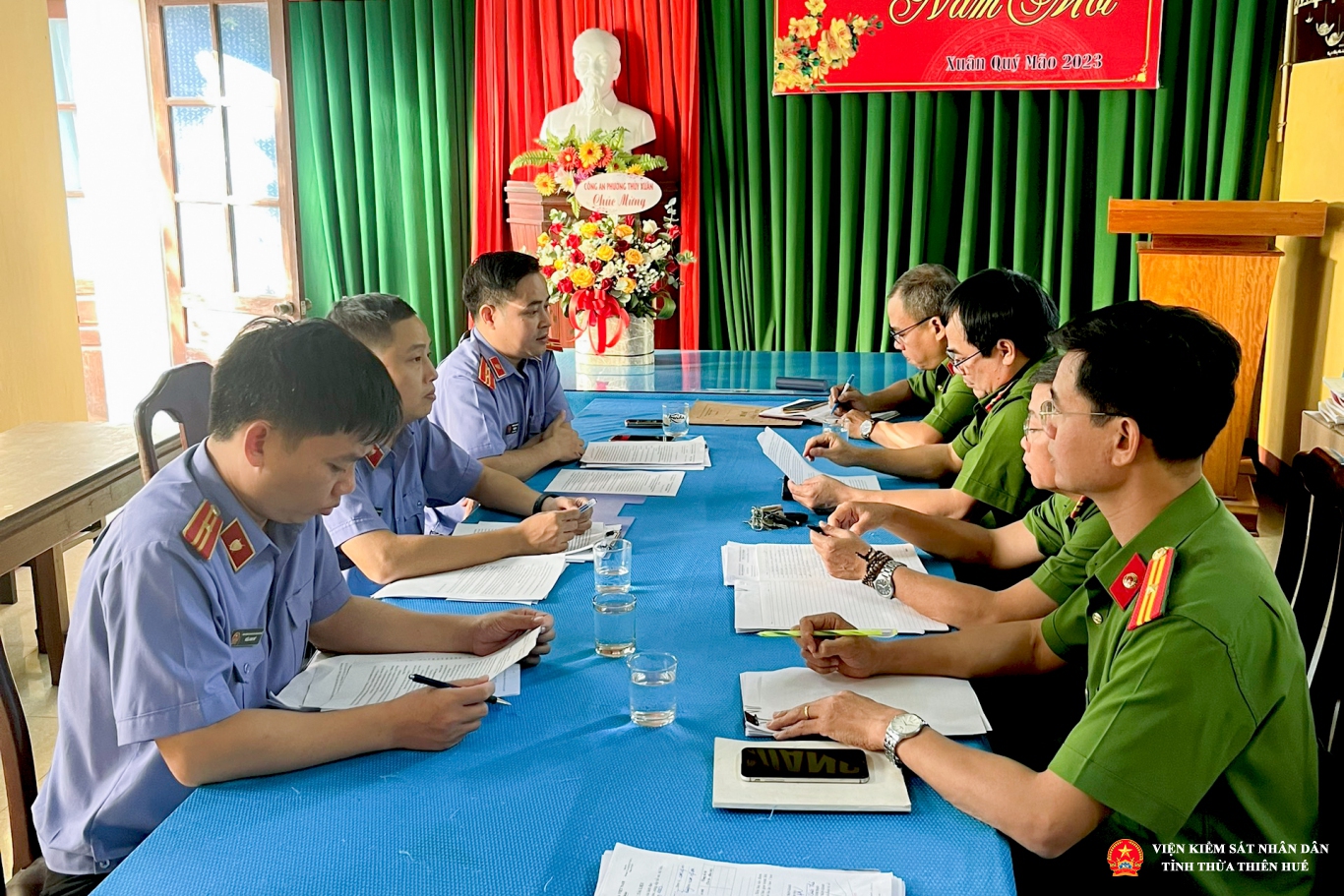 Đoàn kiểm tra liên ngành làm việc tại Công an phường Vỹ Dạ