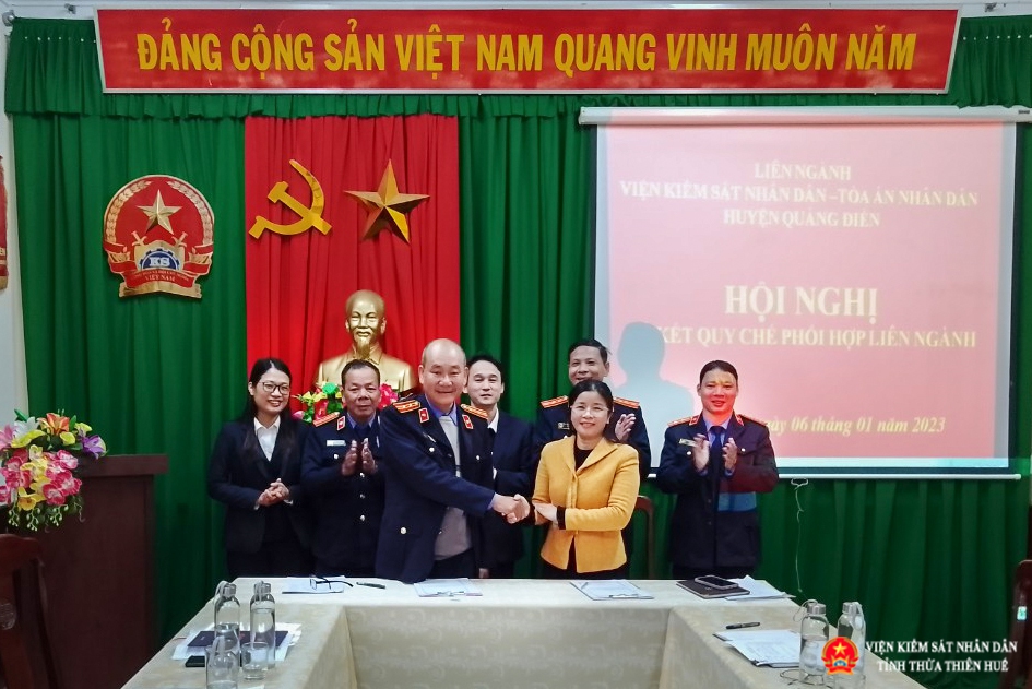 Lãnh đạo hai đơn vị ký kết quy chế phối hợp liên ngành