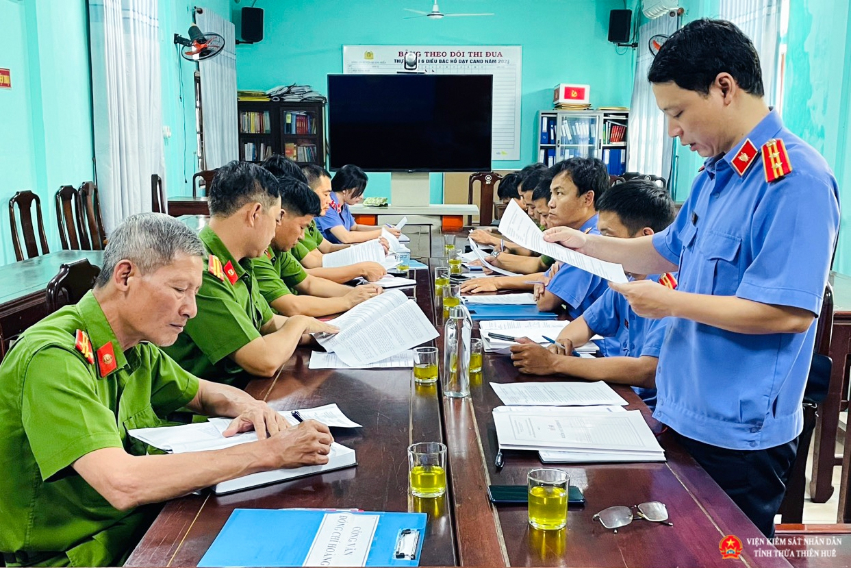 Đồng chí Lê Viết Hải, Phó Viện trưởng, Trưởng đoàn Abc8 aaa.com trò chơi trực tuyến công bố bản dự thảo kết luận trực tiếp Abc8 aaa.com trò chơi trực tuyến