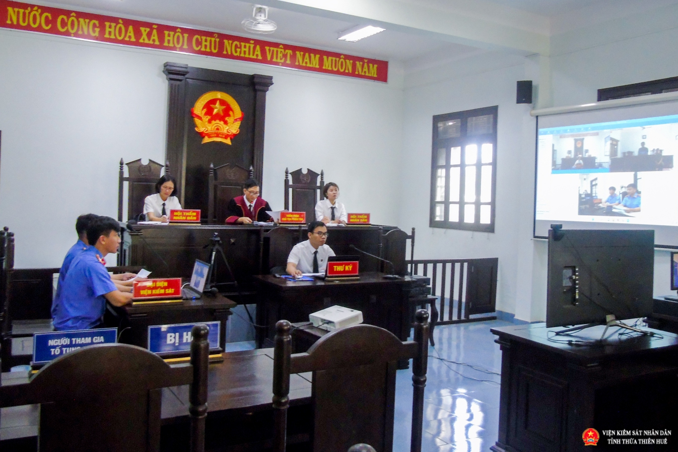 Hội đồng Abc8.win linh đăng ký tại đầu cầu Hội trường Abc8.win linh đăng ký Tòa án nhân dân thị xã Hương Trà
