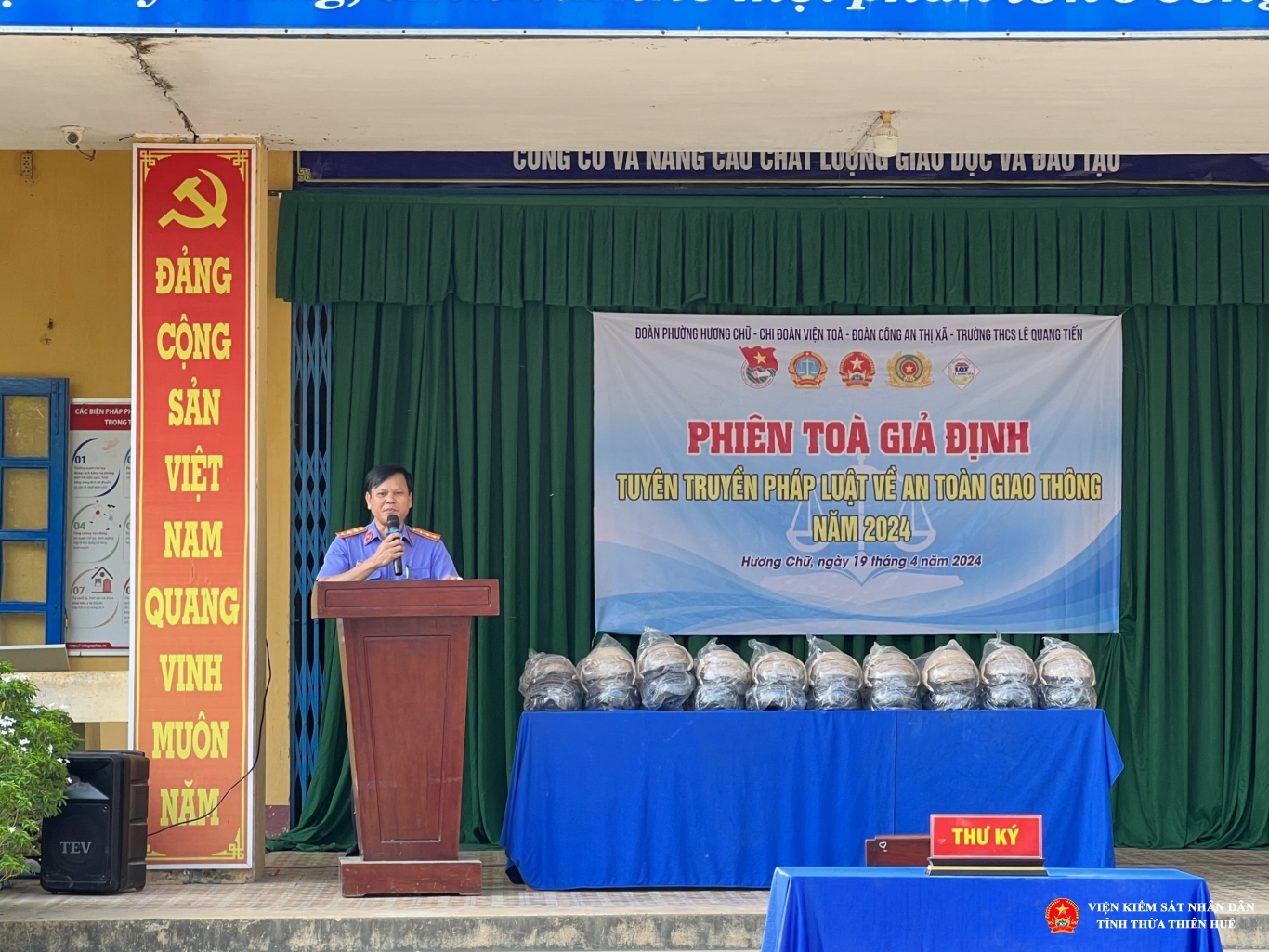Chi đoàn Viện – Tòa thị xã Hương Trà tích cực tuyên truyền Abc8 dang nhap hưởng ứng các ngày lễ lớn 
