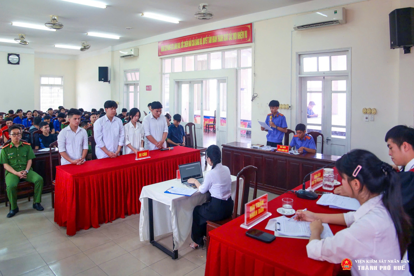 Chung một quyết tâm - Vì cộng đồng không Trang Chủ Chính Thức Của ABC8.COM