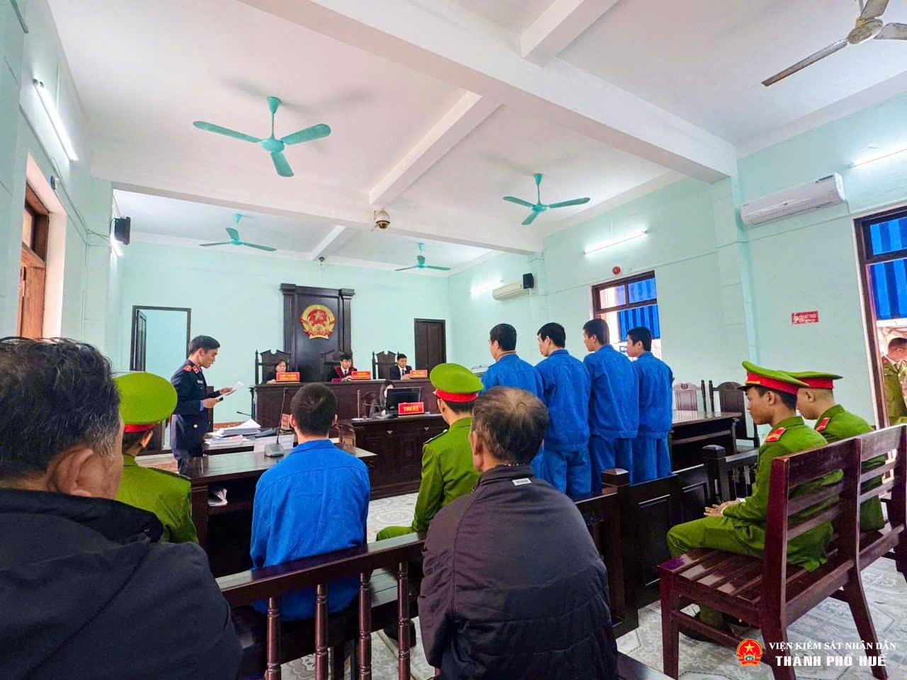 Bản án 29 năm tù dành cho 04 đối tượng  Tổ chức sử dụng trái phép hàng trắng