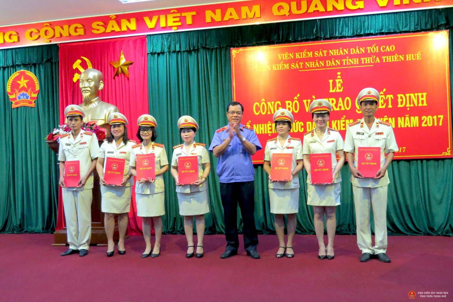 Lễ công bố và trao quyết định bổ nhiệm Kiểm sát viên năm 2017