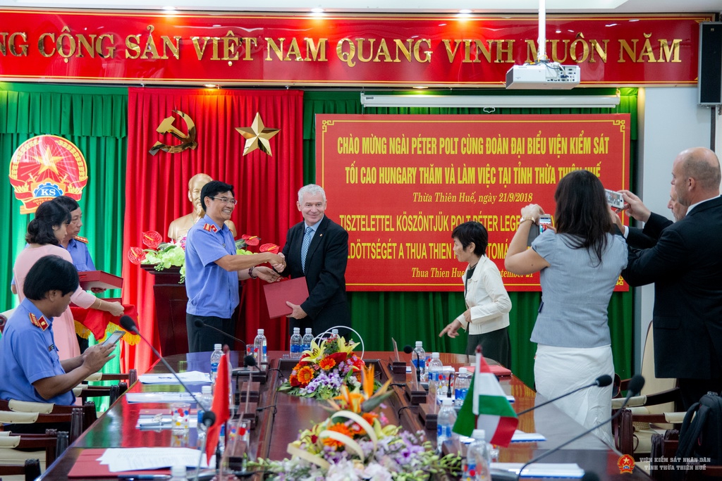 Hình ảnh tiếp đón Đoàn Viện Abc8 aaa.com trò chơi trực tuyến tối cao Hungary
