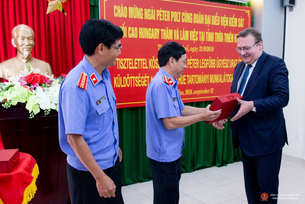 Hình ảnh tiếp đón Đoàn Viện Abc8 aaa.com trò chơi trực tuyến tối cao Hungary